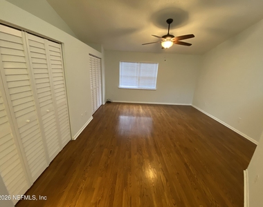 8562 Sturbridge Circle W - Photo Thumbnail 11