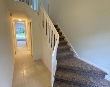 8562 Sturbridge Circle W - Photo Thumbnail 14