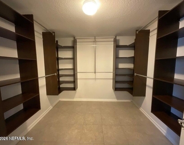 12127 Narrowleaf Court - Photo Thumbnail 6