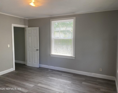 2854 Wickwire Street - Photo Thumbnail 13