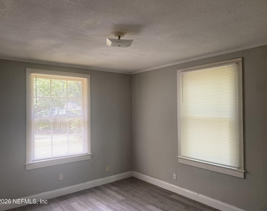 2854 Wickwire Street - Photo Thumbnail 7