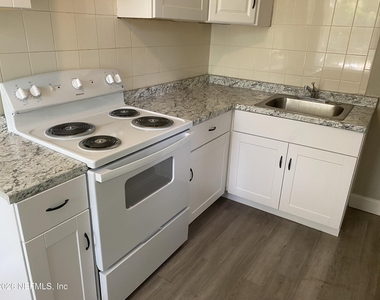 2854 Wickwire Street - Photo Thumbnail 4