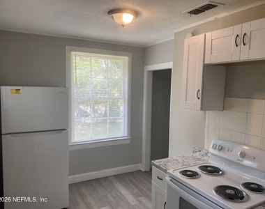 2854 Wickwire Street - Photo Thumbnail 5