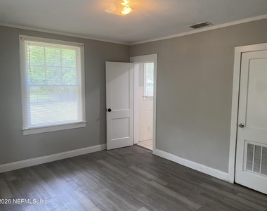 2854 Wickwire Street - Photo Thumbnail 12
