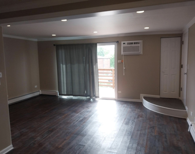629 W 65th Street - Photo Thumbnail 6