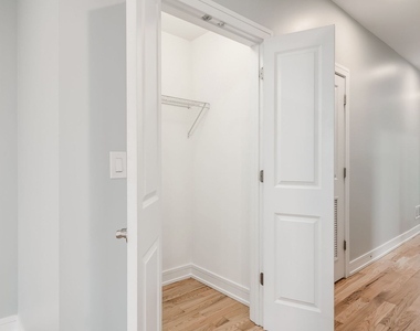 5979 N Elston Avenue - Photo Thumbnail 8