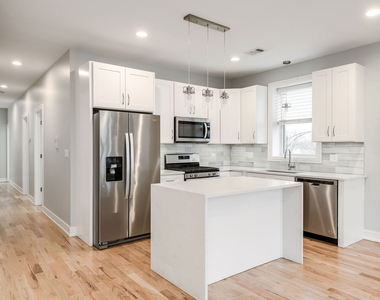 5979 N Elston Avenue - Photo Thumbnail 4