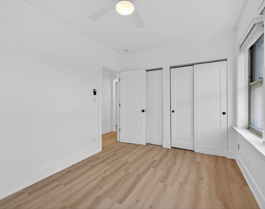 6312 N Artesian Avenue - Photo Thumbnail 8