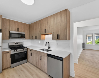 6312 N Artesian Avenue - Photo Thumbnail 1