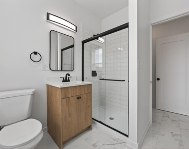 6511 N Leavitt Avenue - Photo Thumbnail 5