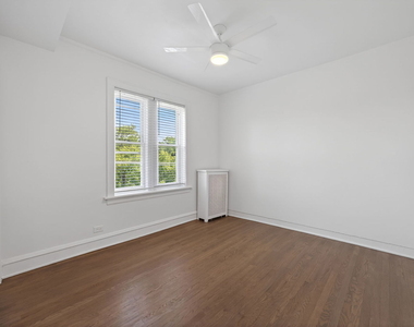 6511 N Leavitt Avenue - Photo Thumbnail 9