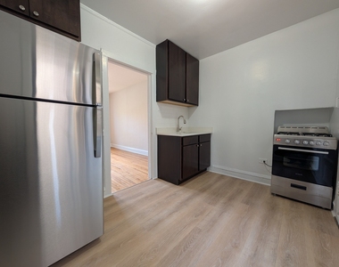 2700 N Spaulding Avenue - Photo Thumbnail 9