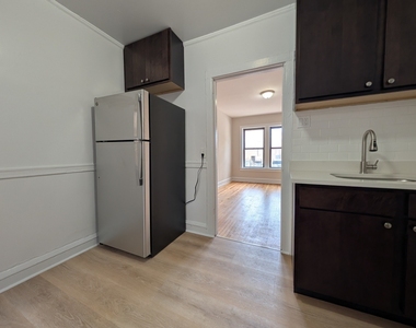 2700 N Spaulding Avenue - Photo Thumbnail 11