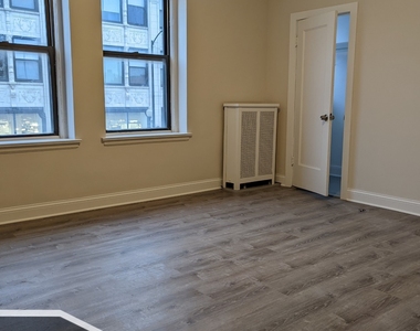 3335 W Diversey Avenue - Photo Thumbnail 4