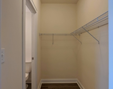 2936 W Palmer Street - Photo Thumbnail 4