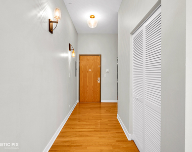 1 S Leavitt Street - Photo Thumbnail 4