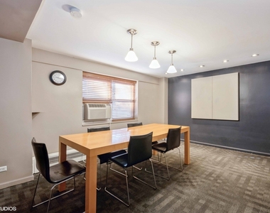 4950 N Marine Drive - Photo Thumbnail 23