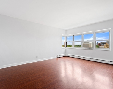 4950 N Marine Drive - Photo Thumbnail 1