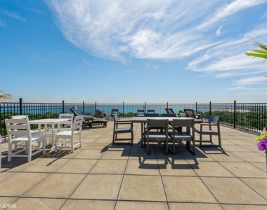 4950 N Marine Drive - Photo Thumbnail 15