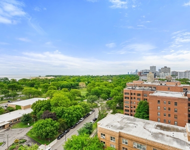 4950 N Marine Drive - Photo Thumbnail 8