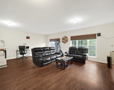 439 Bay Tree Circle - Photo Thumbnail 17