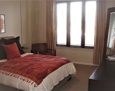 3232 N Halsted Street - Photo Thumbnail 5