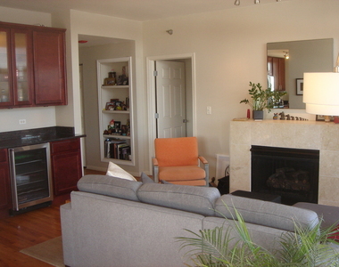 3232 N Halsted Street - Photo Thumbnail 1