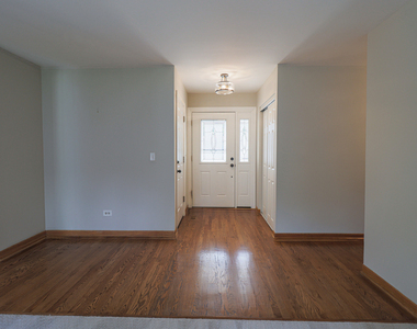 1000 Hunter Street - Photo Thumbnail 2