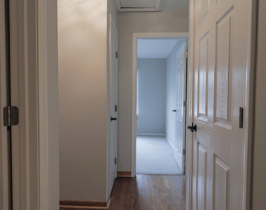 1000 Hunter Street - Photo Thumbnail 19