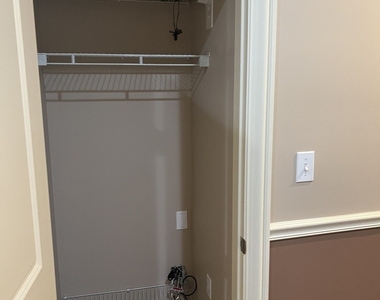 1367 E 64th Street - Photo Thumbnail 12