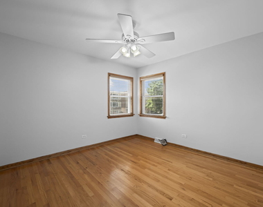 8610 W Summerdale Avenue - Photo Thumbnail 13
