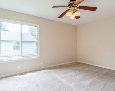 421 Bayview Avenue - Photo Thumbnail 5
