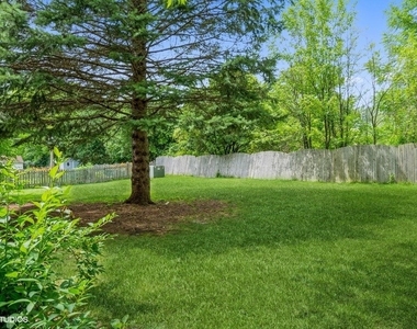 421 Bayview Avenue - Photo Thumbnail 9