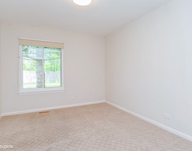 421 Bayview Avenue - Photo Thumbnail 7