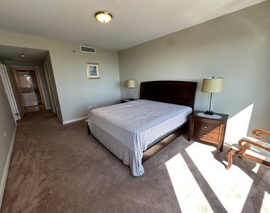 130 N Garland Court - Photo Thumbnail 11