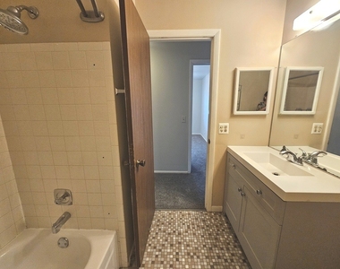 1182 Northbury Lane - Photo Thumbnail 12