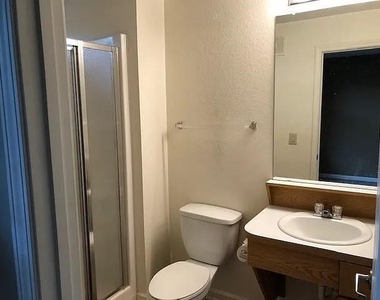 211 North Avenue - Photo Thumbnail 2