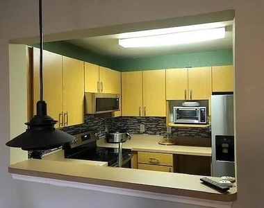 211 North Avenue - Photo Thumbnail 8