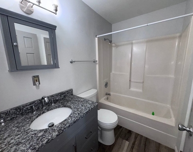 1353 Lakeview Avenue - Photo Thumbnail 4