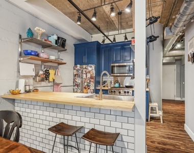 400 W Ontario Street - Photo Thumbnail 5