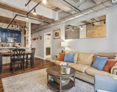400 W Ontario Street - Photo Thumbnail 1