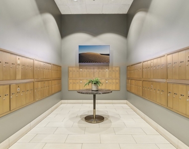 400 W Ontario Street - Photo Thumbnail 16