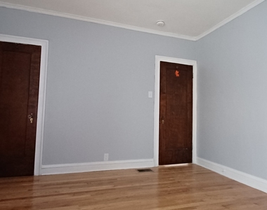 7307 S Bennett Avenue - Photo Thumbnail 5