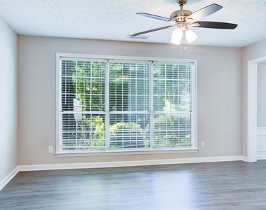 4940 Tanners Spring Drive - Photo Thumbnail 6