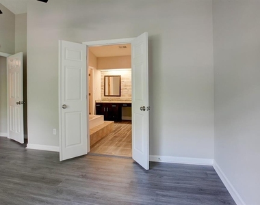 4940 Tanners Spring Drive - Photo Thumbnail 15