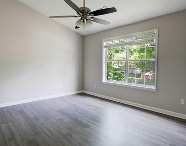 4940 Tanners Spring Drive - Photo Thumbnail 13