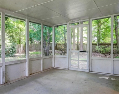 4940 Tanners Spring Drive - Photo Thumbnail 18