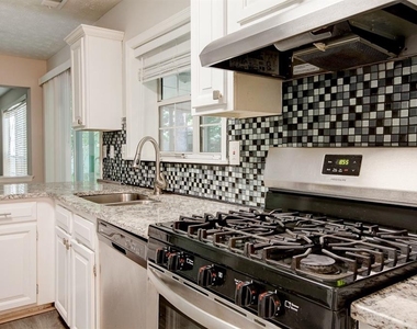 4940 Tanners Spring Drive - Photo Thumbnail 4