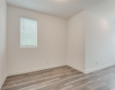 513 Burton Drive - Photo Thumbnail 30