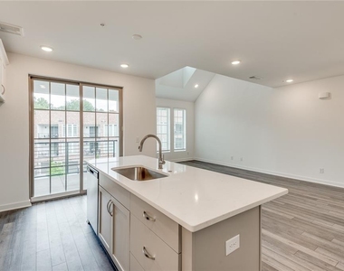 513 Burton Drive - Photo Thumbnail 12